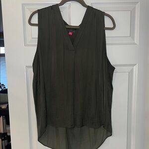 Vince Camuto Dark Green Sleeveless V-Neck Blouse